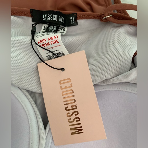 NWT Misguided one piece with tortoise belt in a mocha size 8 - Picture 7 of 10